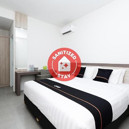 Hotel Oyo 2298 Jebres House Syariah Solo Exterior foto
