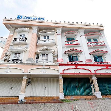 Hotel Oyo 2298 Jebres House Syariah Solo Exterior foto